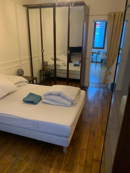 Appartamento Calme Proche De La Place Des Ternes Parigi